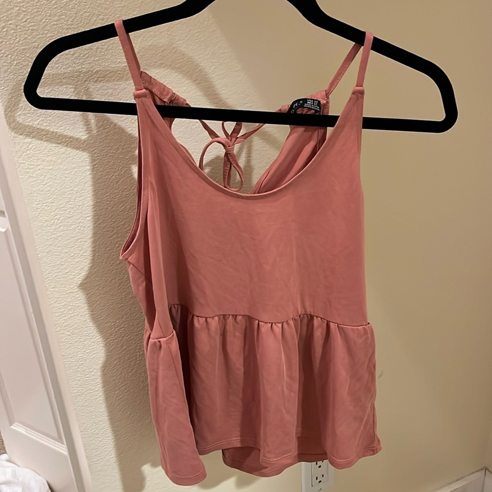 coral flowy top